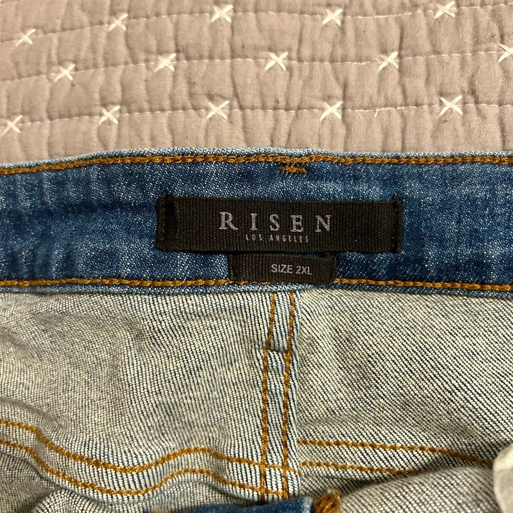 Risen Blue Distressed Jean Shorts Size 2XL - Picture 3 of 6